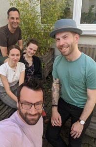 BEIM INTERVIEW MIT INITIATIE JUNGE STADT KÖLN ZUM THEMA LEGORAMPEN UND INKLUSION BEI AUSGANG PODCAST