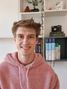 JAN-LUCCA HENNES IST MEDIZINSTUDENT UND ERZAEHLT UEBER MEDIZIN AUF TIKTOK