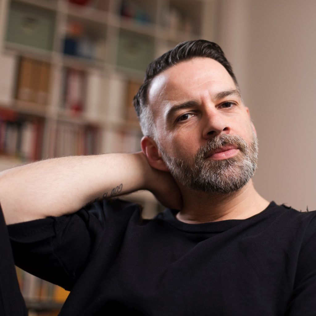 ROBIN KULISCH UEBERSETZT MUSICALS IM INTERVIEW BEI AUSGANG PODCAST