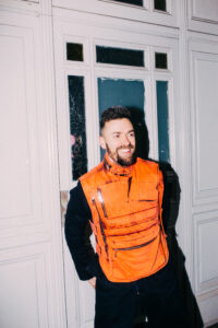 Sänger, Autor, Producer und Musiker Nisse im über sein neues Album "Ich bereue nichts" im Interview be Ausgang Podcast.